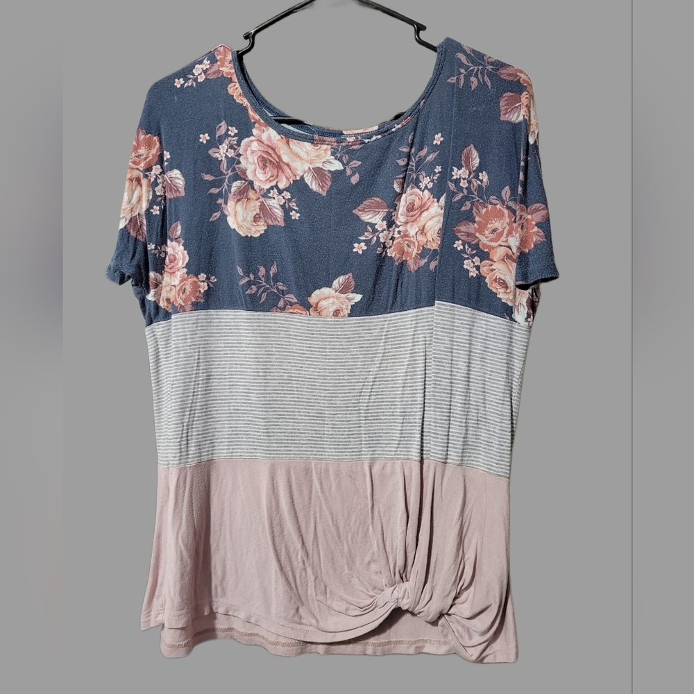 Maurices Size Medium floral blouse